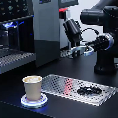 COFFEE ROBOT WITH LATTE ART