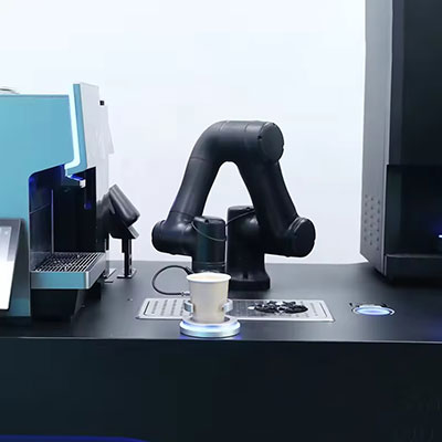 COFFEE ROBOT WITH LATTE ART